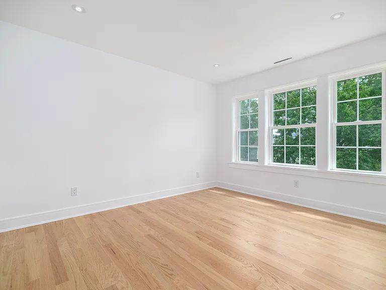 1911 Summer St #3 — Photo 11