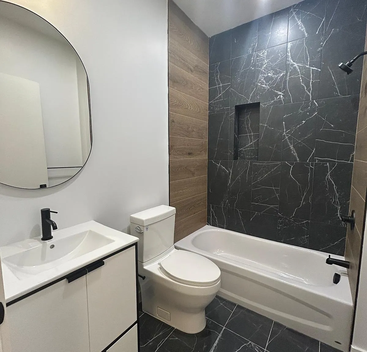 2 bed, 910 sqft, $3,050 — Photo 2