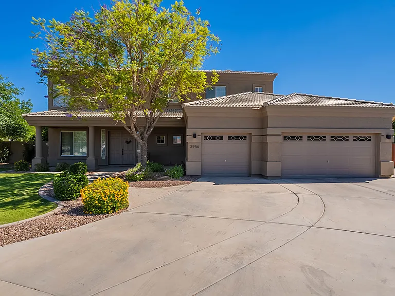 2956 S Birch Ct — Photo 2