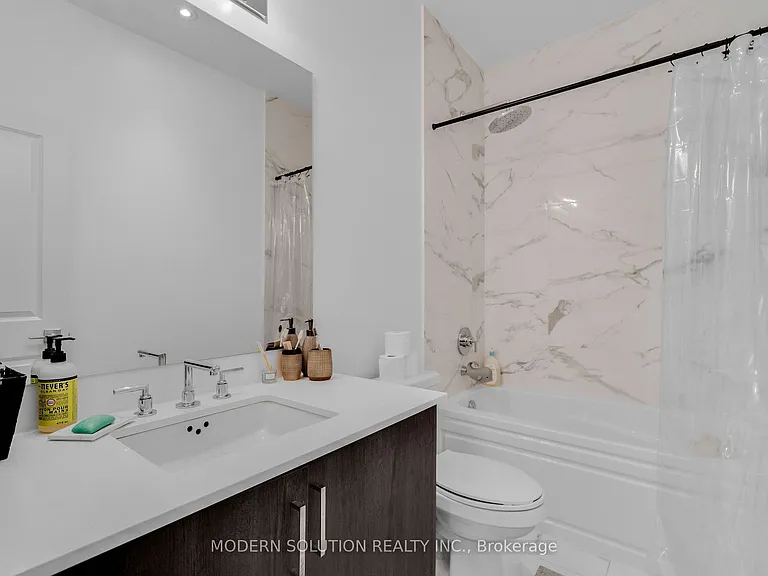 1659 Vellore Cres — Photo 33