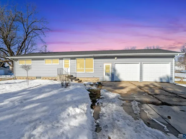411 W 5th Ave, Humboldt, SD 57035