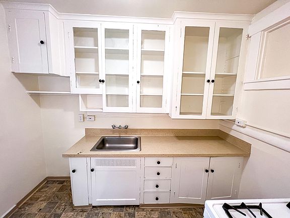 3rd image of 621 1st Ave #205