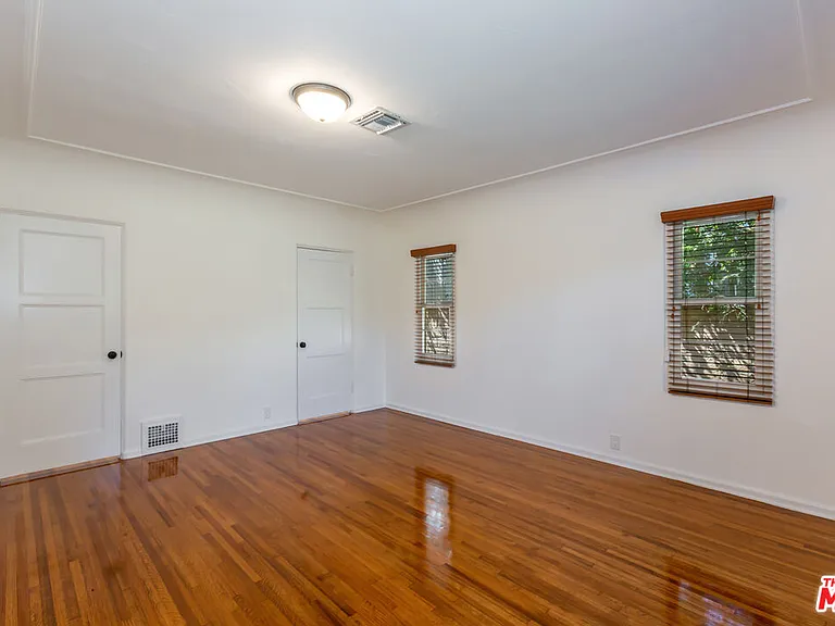 252 S Canon Dr — Photo 23