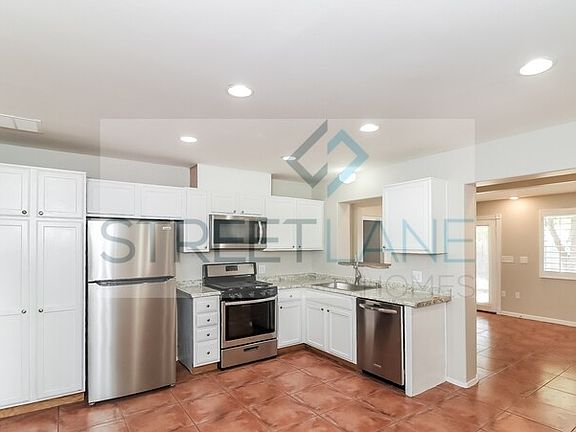 5th image of 305 E Orchid Ln