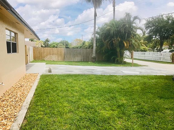 4th image of 4835 SW 57th Ter #S