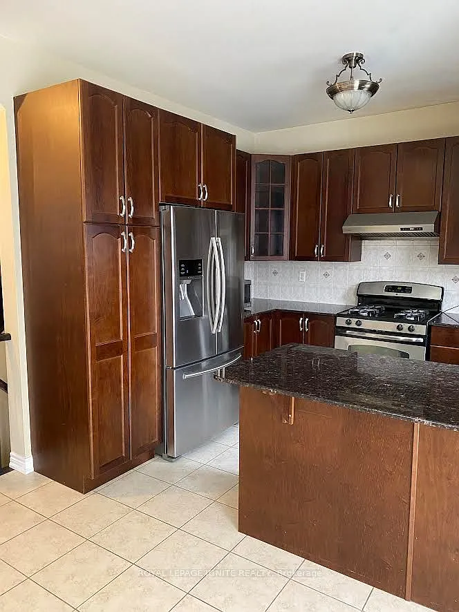 4 bed, $3,200 — Photo 2