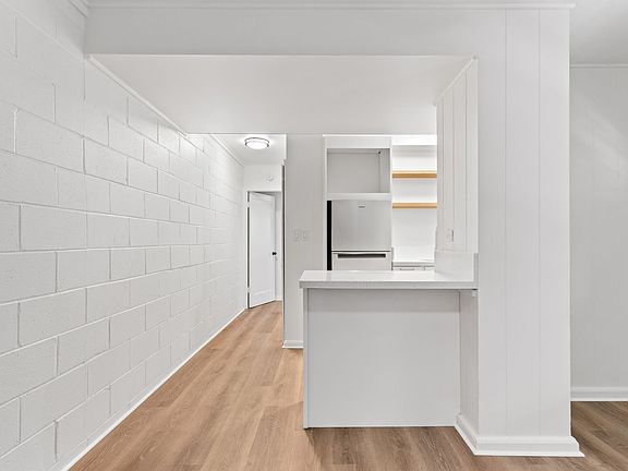 2nd image of 2032 Kapiolani Blvd #1D