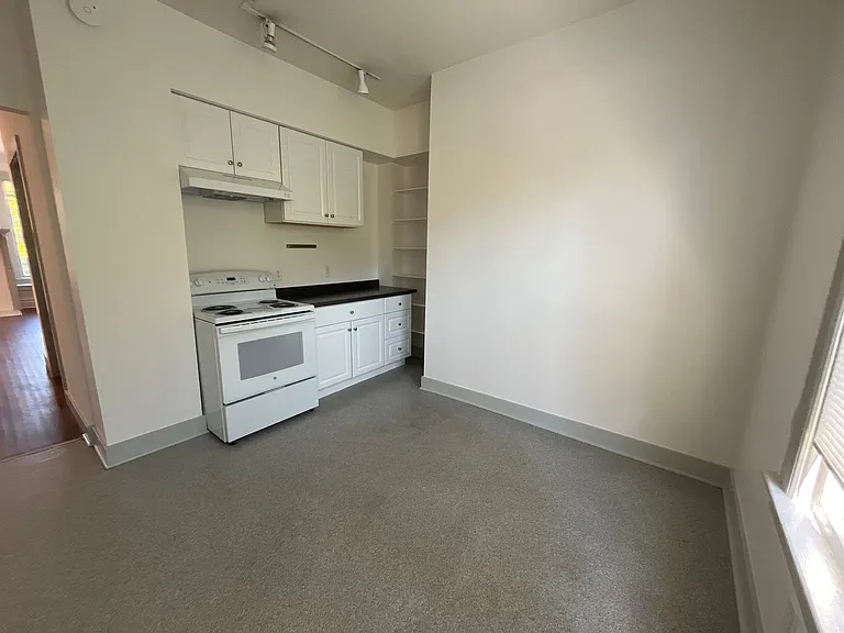 511 E Chestnut St — Photo 15