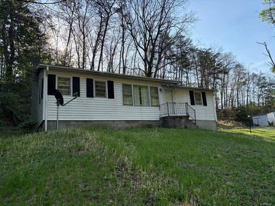 119 Radio Station Ln, Berkeley Springs, WV 25411