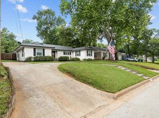 1108 E Brazos St, Palestine, TX 75801