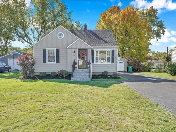 4621 Wilson Dr, Hamburg, NY 14075