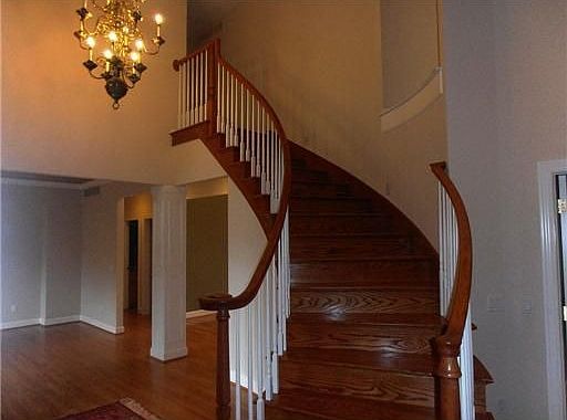 3rd image of 4520 Stonemeadow Ct