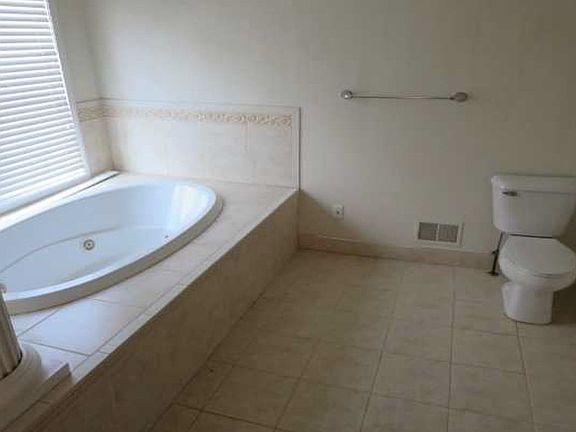 5th image of 34495 Northland Dr