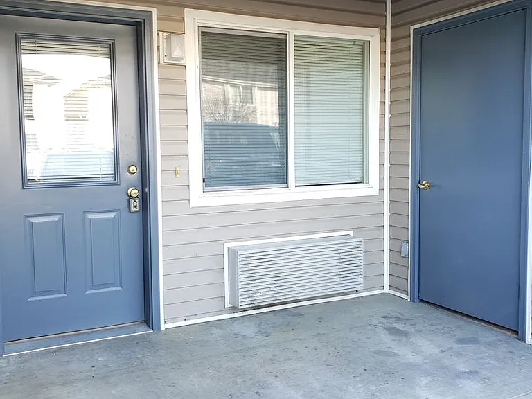 1105 N Western Ave — Photo 23