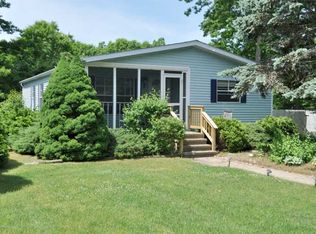 24 Holiday Ct, Wakefield, RI 02879