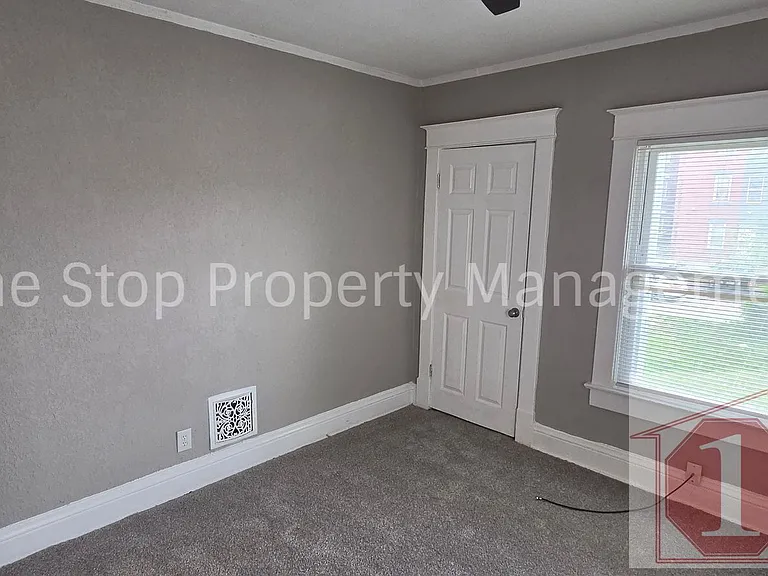2821 Wabash Ave — Photo 21