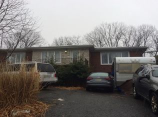 2239 Jones Rd, Fort Lee, NJ 07024