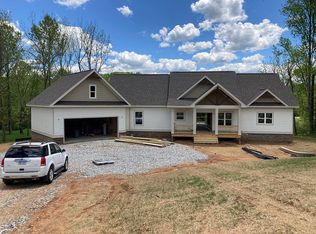 8 McKee Creek Ln, Blairsville, GA 30512