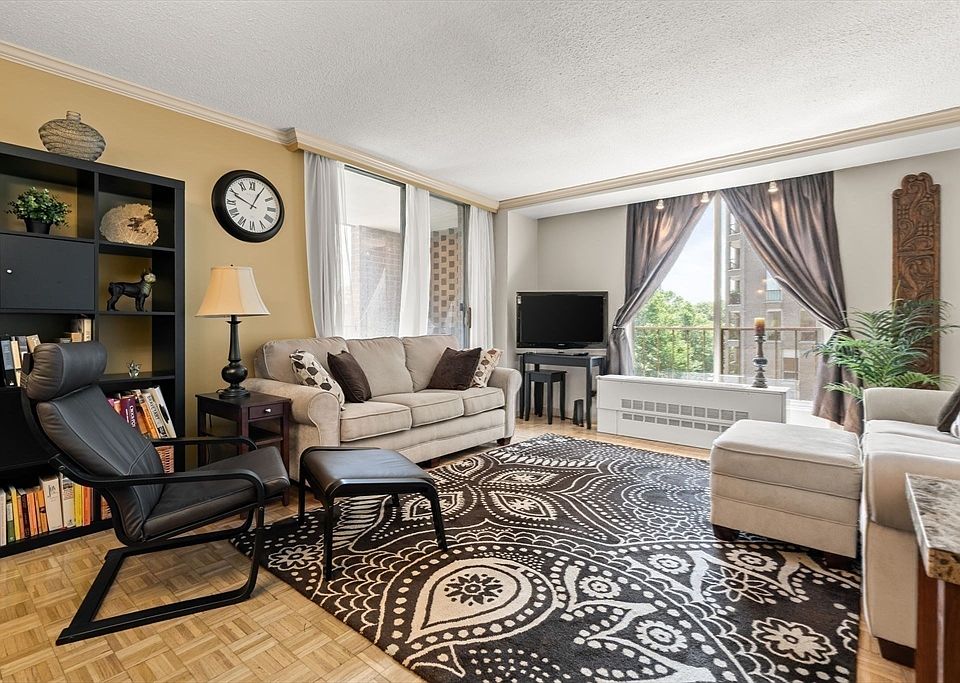 1st image of 33 Pond Ave APT 603