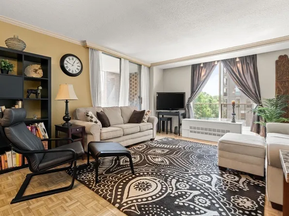 33 Pond Ave APT 603, Brookline, MA 02445