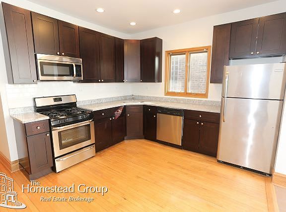 2nd image of 3541 N Claremont Ave #2FRONT