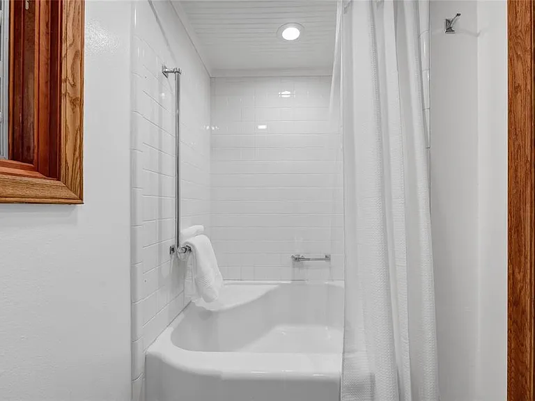 6659 Lake Cane Dr — Photo 27