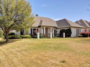 8320 Thornway Ct, North Richland Hills, TX 76182