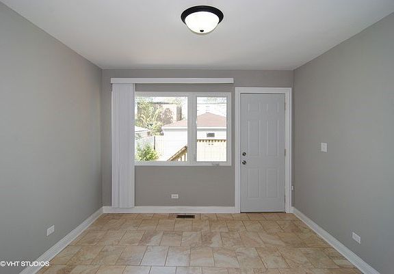 5th image of 1452 N Waller Ave
