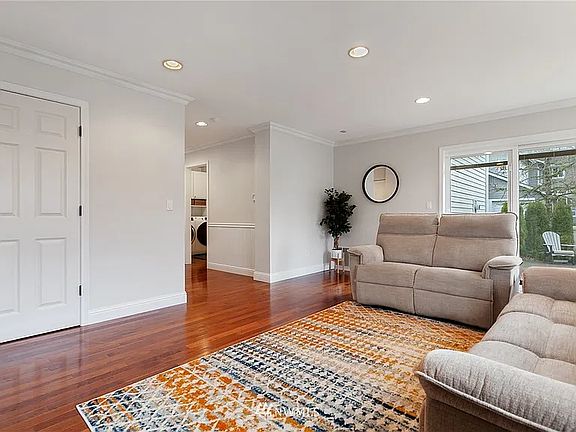2nd image of 7118 Autumn Ave SE