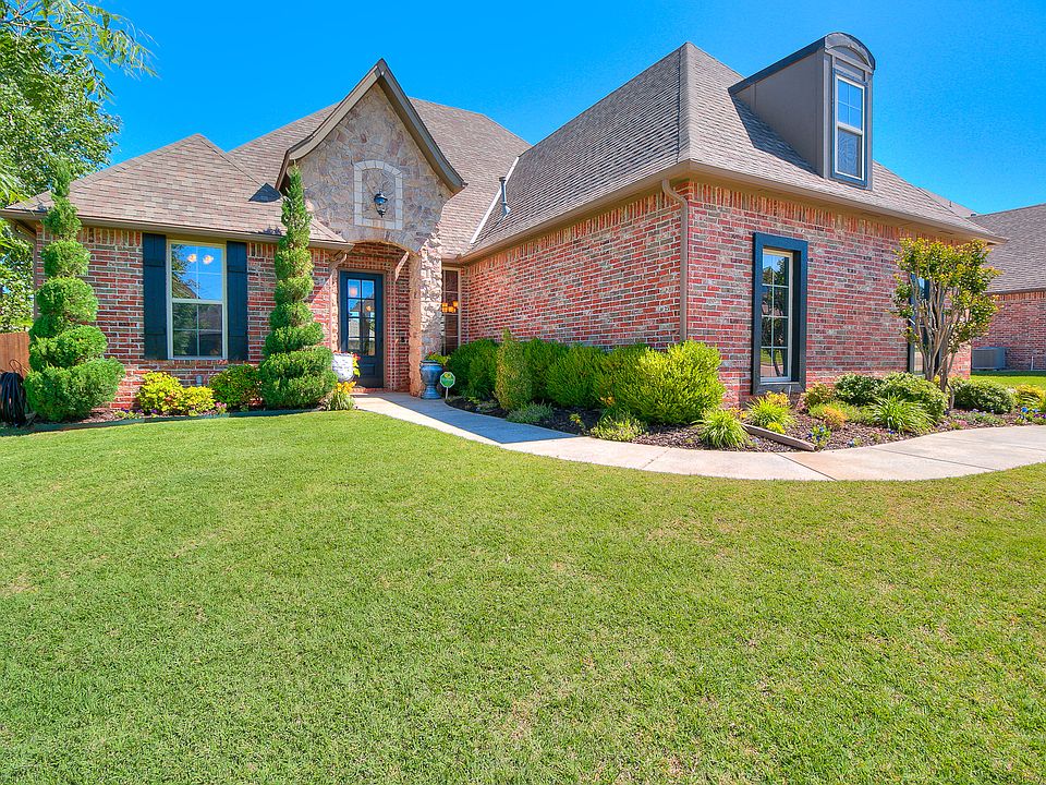 1st image of 1509 SW 134th Ter