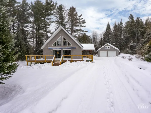 22 Juniper Cir, Saranac Lake, NY 12983