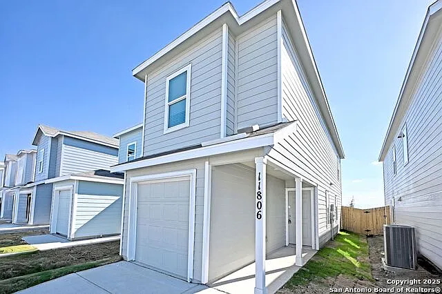 3 bed, 2.5 bath, 1189 sqft, $1,300 — Photo 2