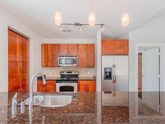 3rd image of 3009 Hawthorne Ave