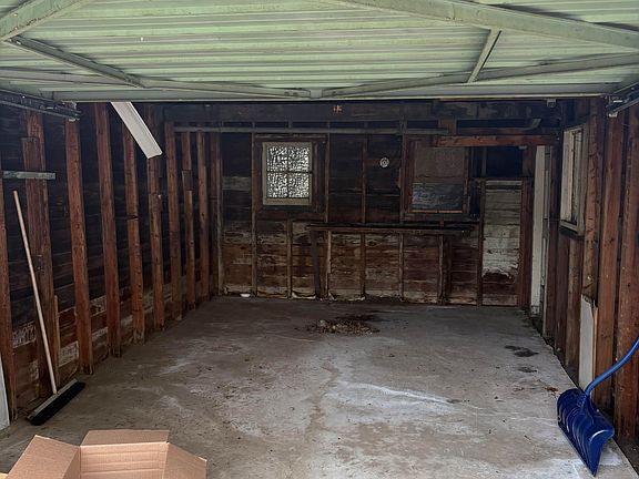 3rd image of 3826 Welland St