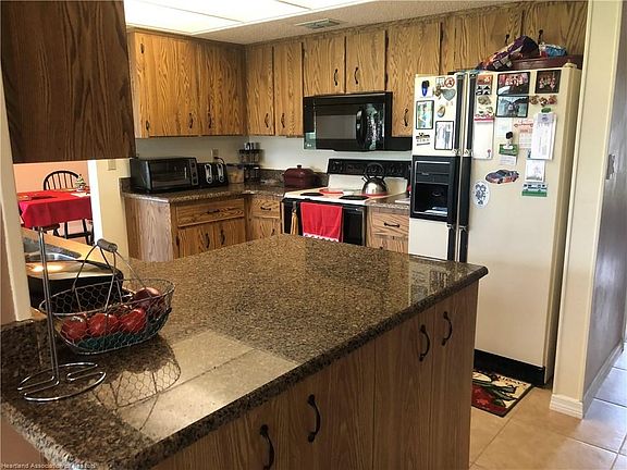 5th image of 111 Eleanor Ct