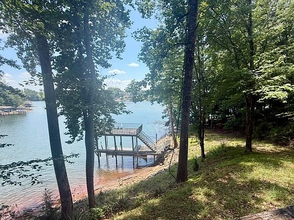 2nd image of 161 Browndale Ln