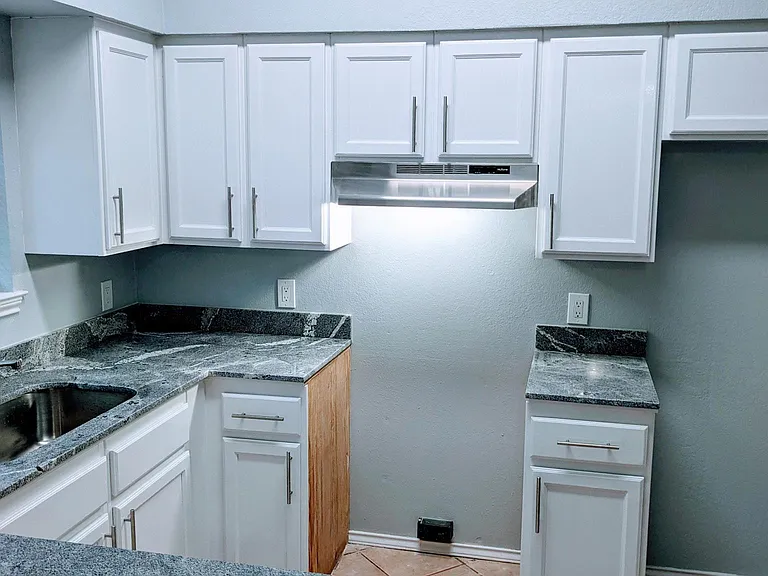 1820 Mercer St #2 — Photo 1