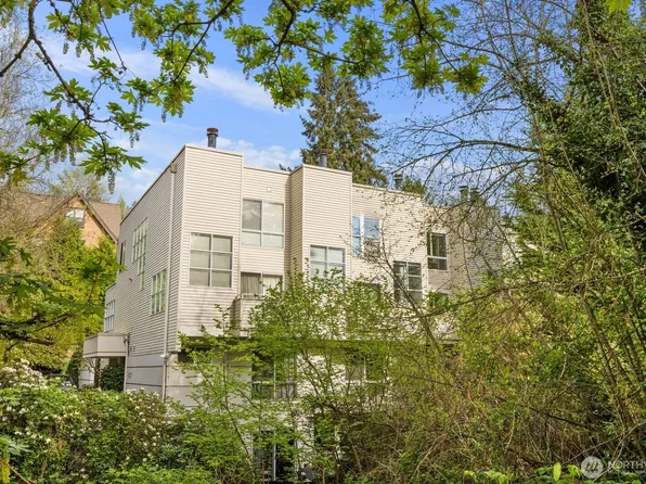10237 SE 3rd Street #5, Bellevue, WA 98004