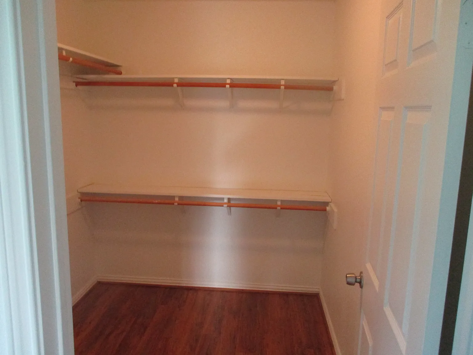 3 bed, 1875 sqft, $1,900 — Photo 2