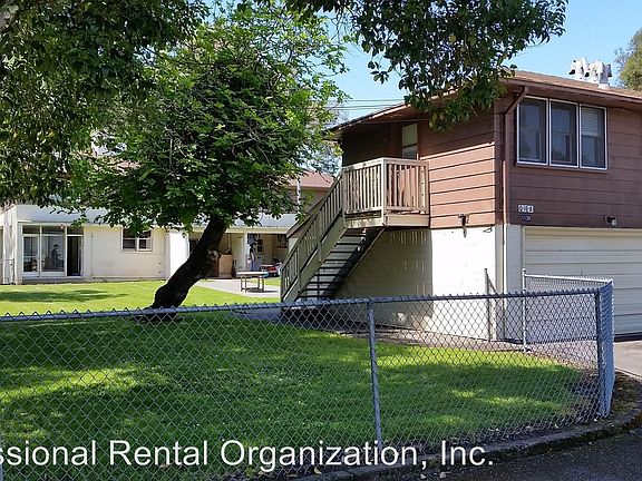 2nd image of 1126 Oak Ave