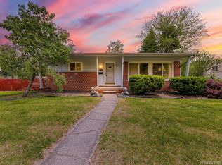 19848 Maplewood St, Livonia, MI 48152