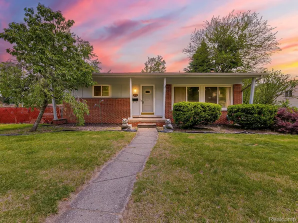 19848 Maplewood St, Livonia, MI 48152
