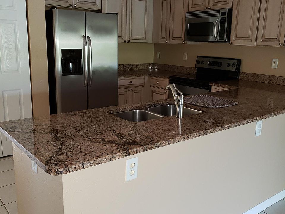 1st image of 604 SE 13th Pl