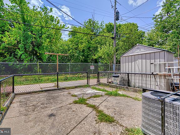 4th image of 3421 Ravenwood Ave