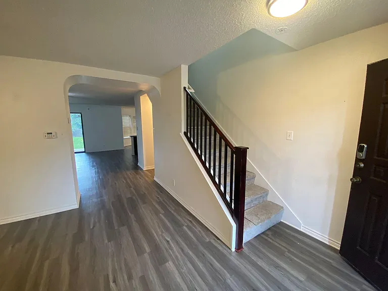 10407 Stone Creek Pl — Photo 2