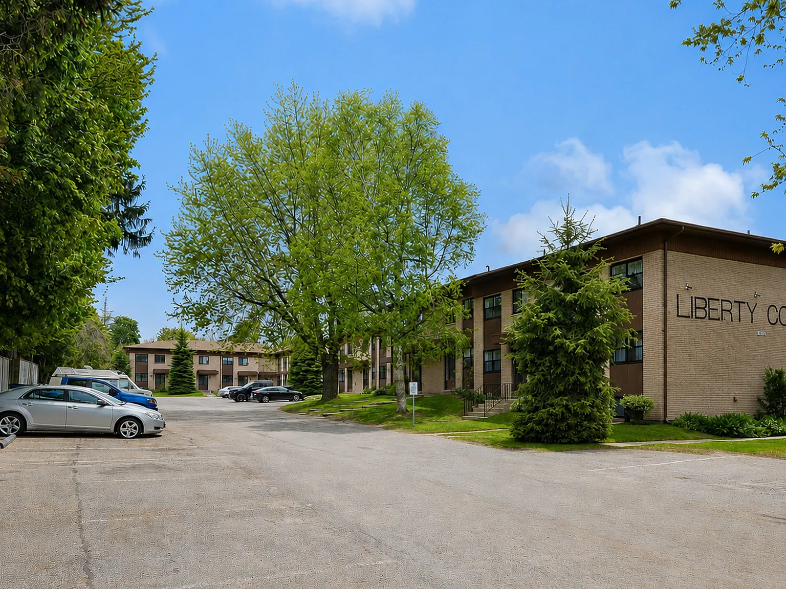 Liberty Court — Photo 4