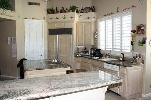 2nd image of 1222 W Island Dr