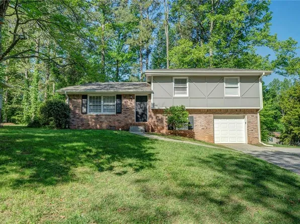 9080 Homewood Dr, Riverdale, GA 30274