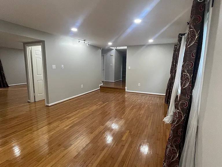 9025 Streamview Ln — Photo 16
