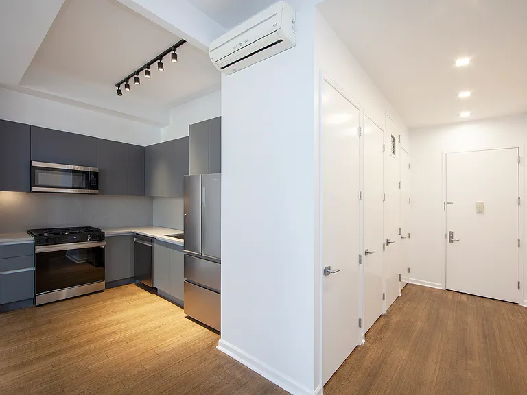 148 N 10th St #2C — Photo 3